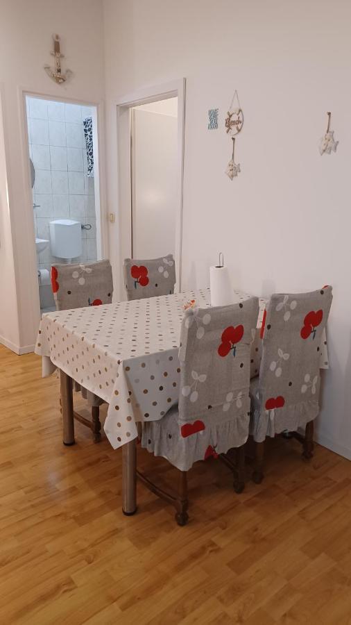 Apartmani Mary Dugi Rat Eksteriør billede