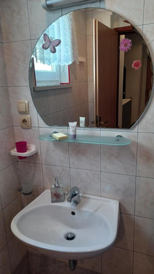 Apartmani Mary Dugi Rat Eksteriør billede