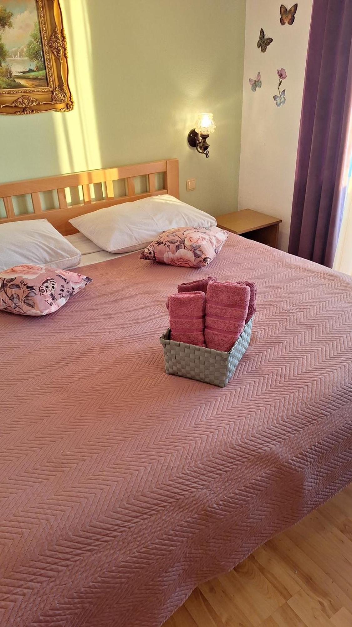 Apartmani Mary Dugi Rat Eksteriør billede